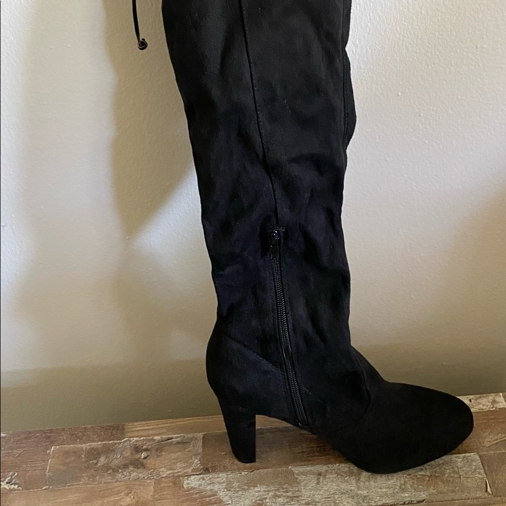 Thigh High Boots, Size 10. Has thigh Pull Strings